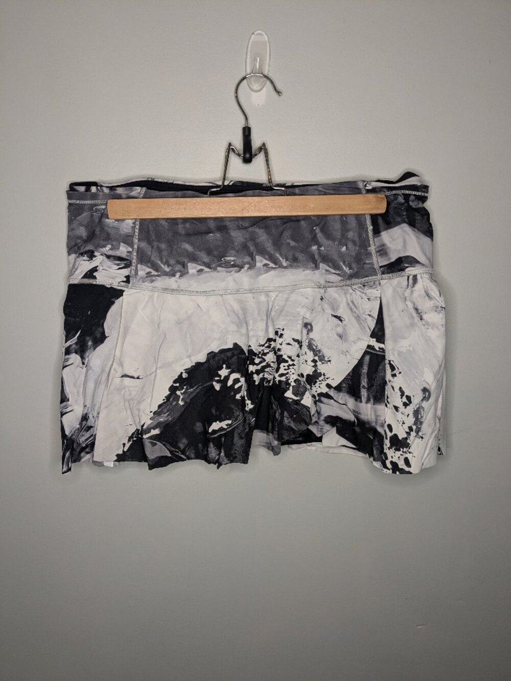 Lululemon Skirt Size 8
